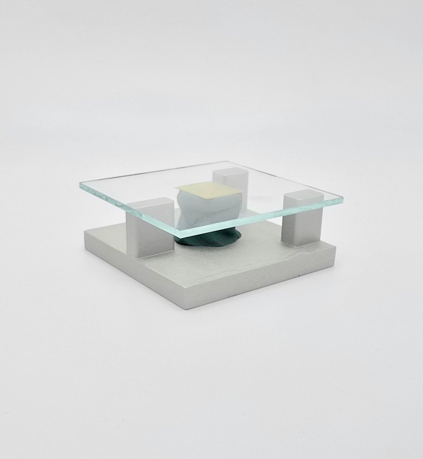 Single Stage Sample Holder for Odd-Shaped Samples